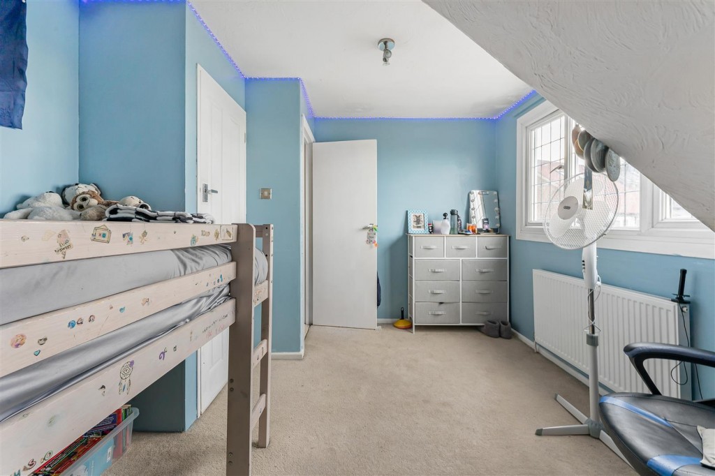 Priory Close, Chingford, London, E4