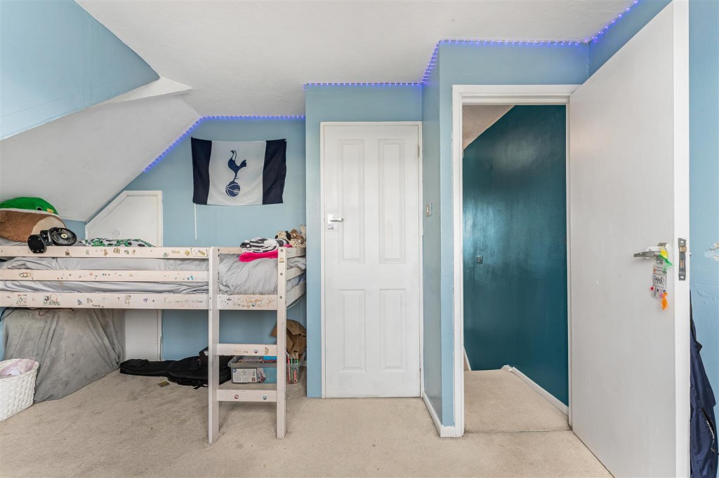 Priory Close, Chingford, London, E4