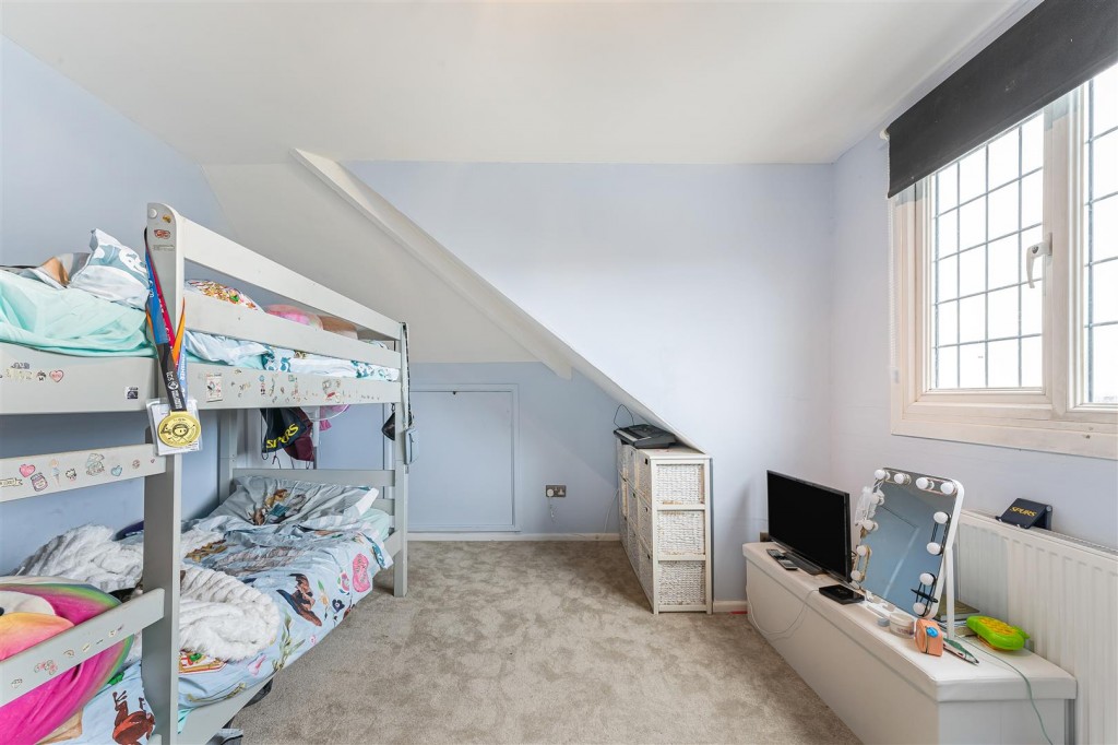 Priory Close, Chingford, London, E4