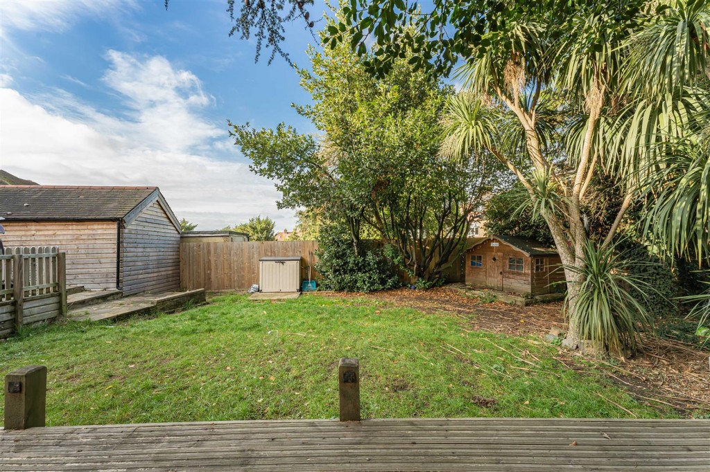 Priory Close, Chingford, London, E4