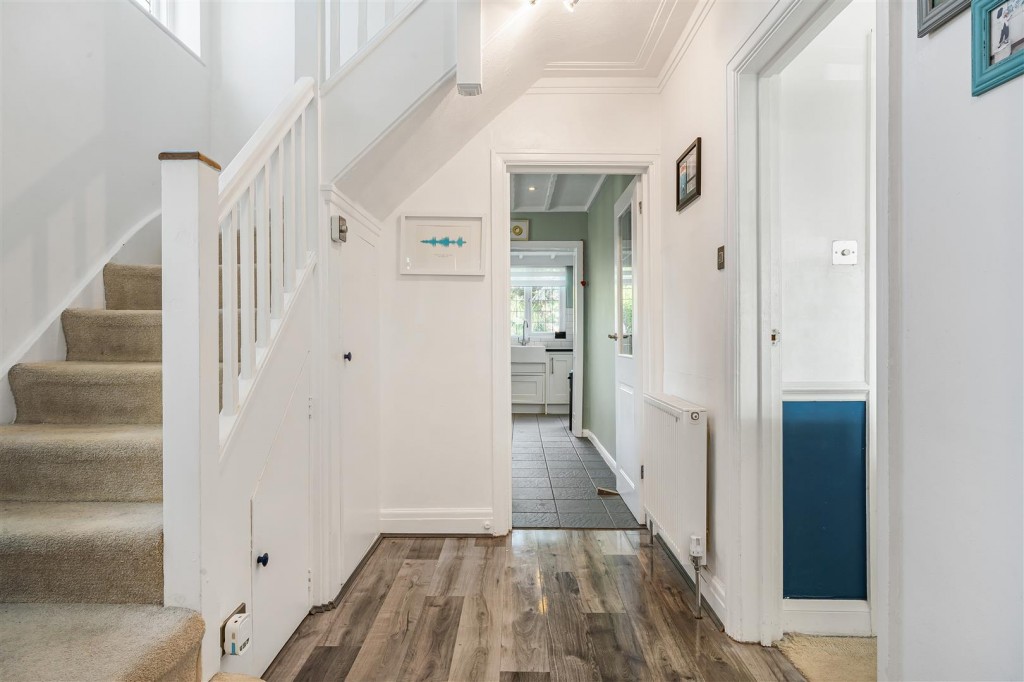 Priory Close, Chingford, London, E4