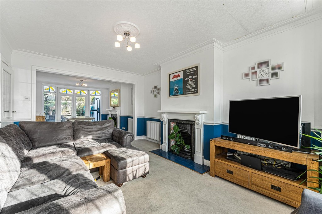 Priory Close, Chingford, London, E4