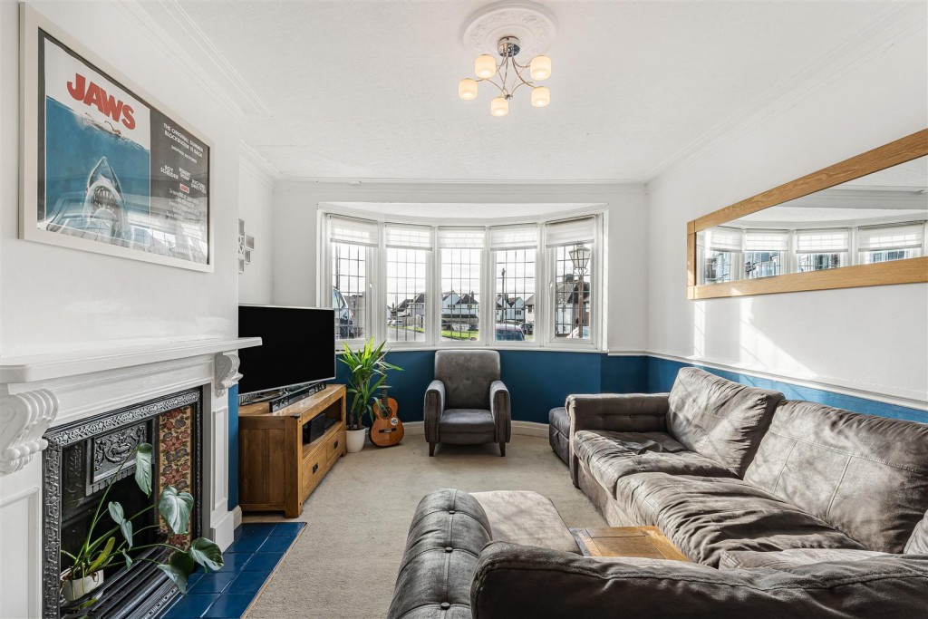 Priory Close, Chingford, London, E4