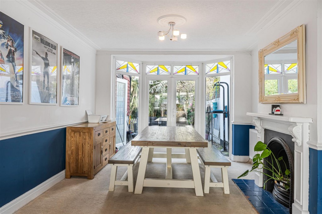 Priory Close, Chingford, London, E4