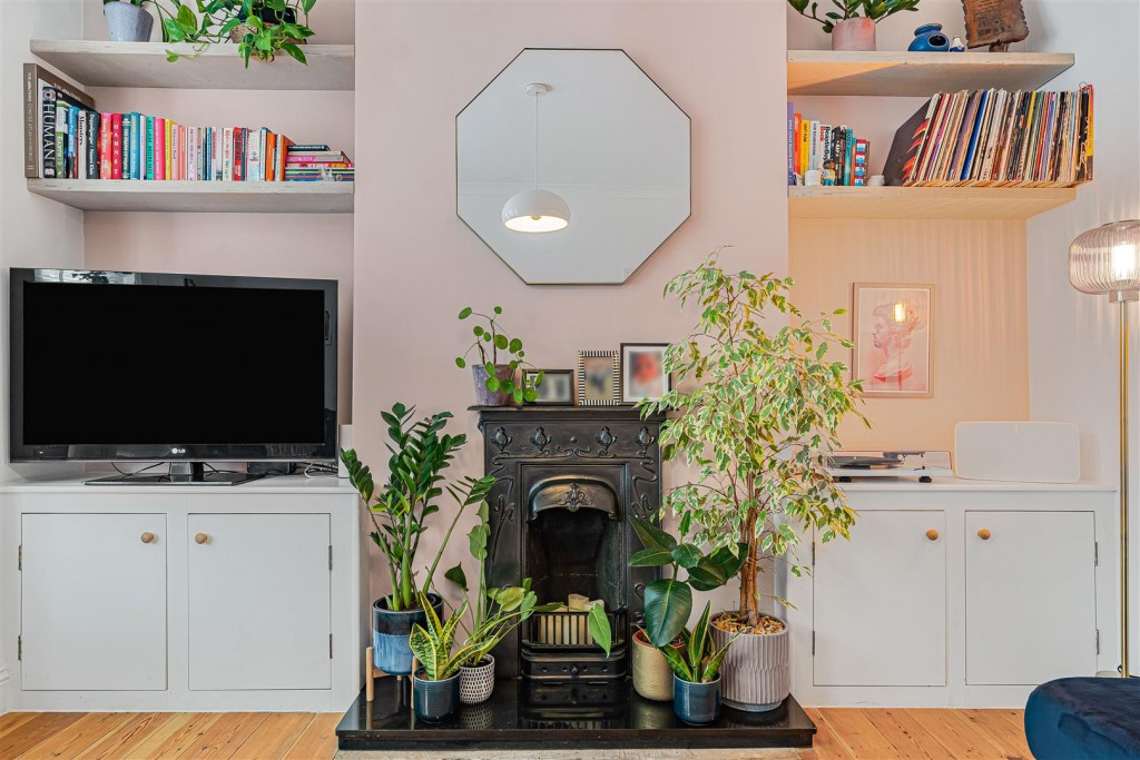 Newport Road, Leyton, London, E10