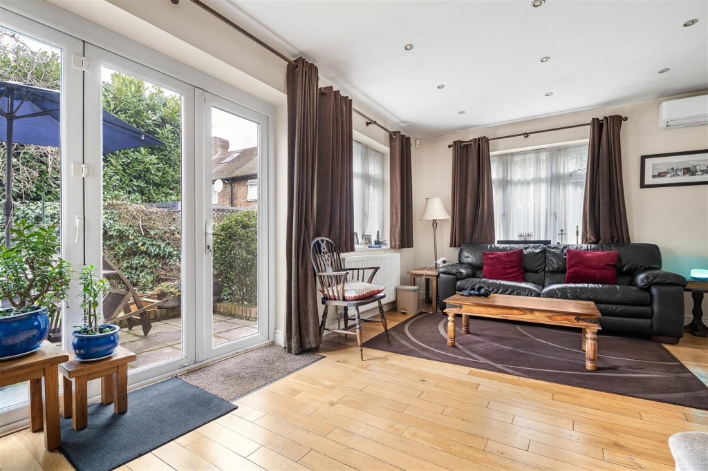 Monoux Grove, Walthamstow, London, E17