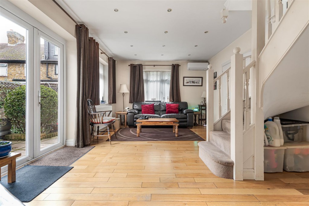 Monoux Grove, Walthamstow, London, E17