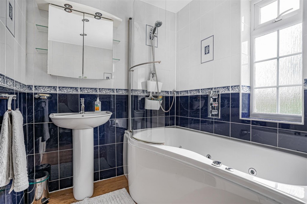 Monoux Grove, Walthamstow, London, E17