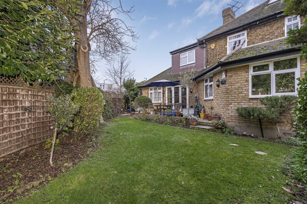 Monoux Grove, Walthamstow, London, E17