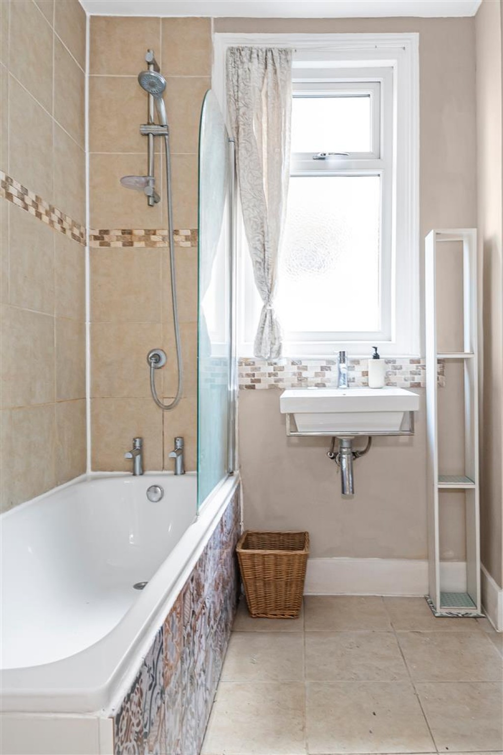 Winns Avenue, Walthamstow, London, E17