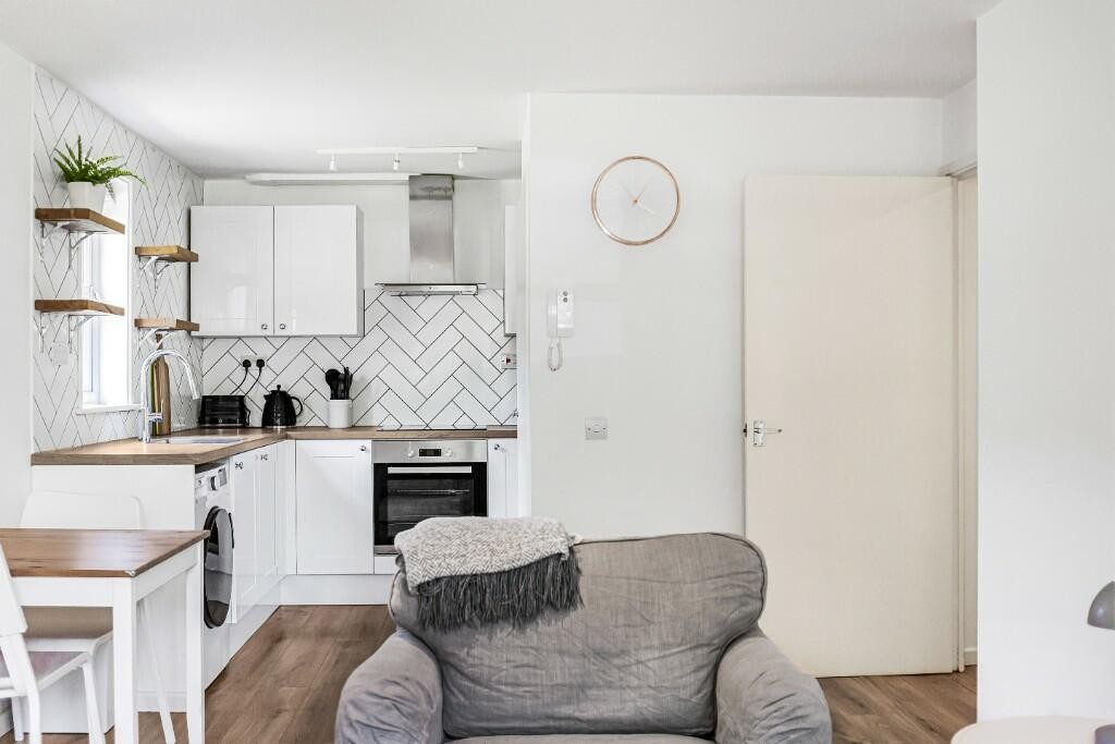 Chamberlain Place, Walthamstow, London, E17