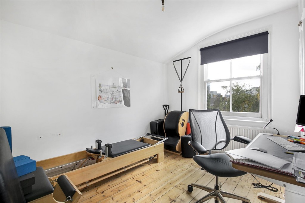 West Avenue Road, Walthamstow, London, E17