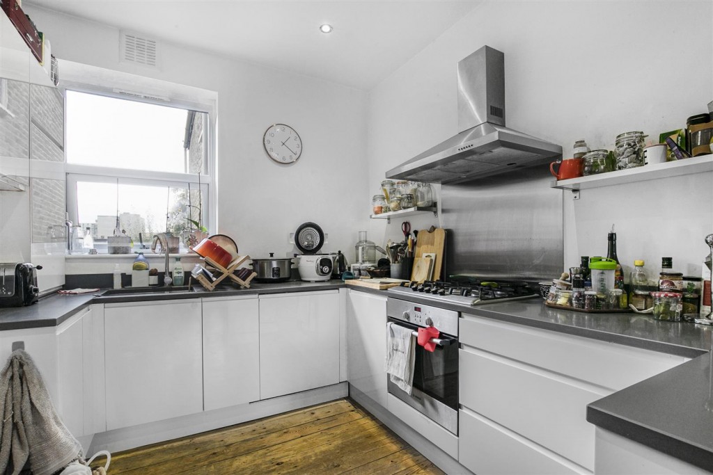 West Avenue Road, Walthamstow, London, E17