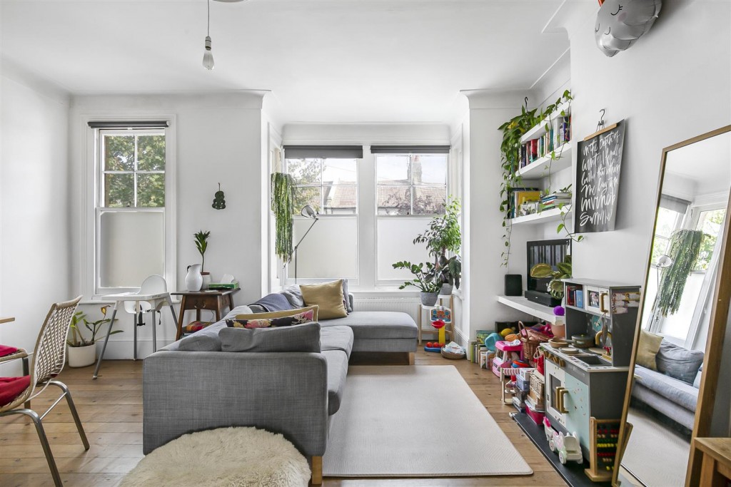 West Avenue Road, Walthamstow, London, E17