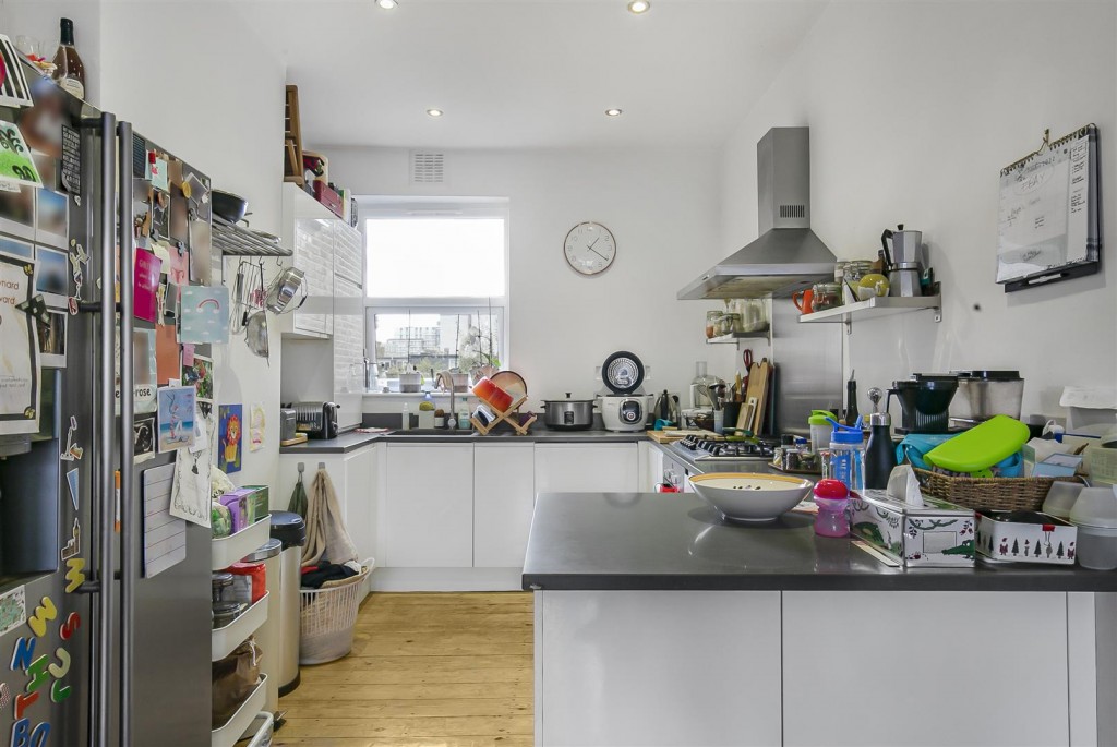 West Avenue Road, Walthamstow, London, E17