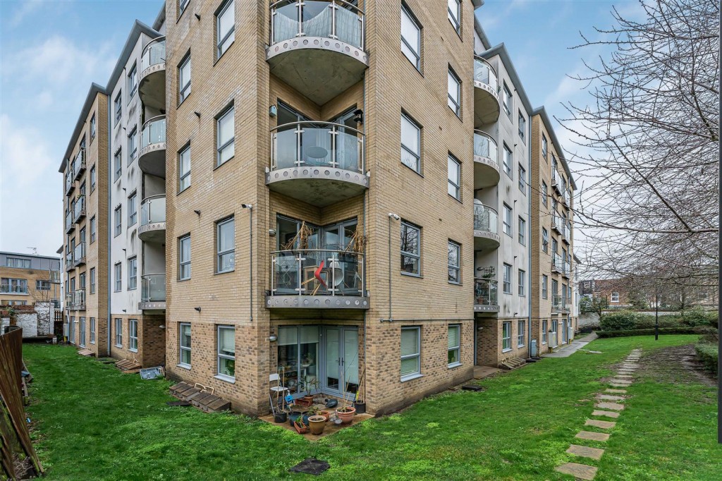 Thomas Jacomb Place, Walthamstow, London, E17