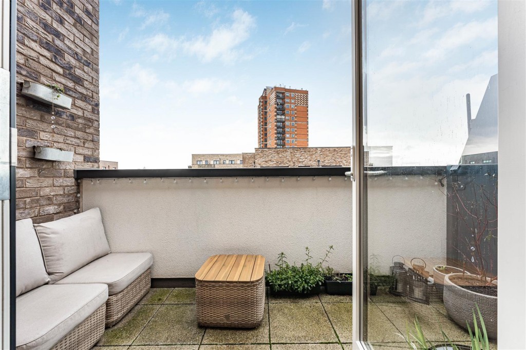 Clarkson Crescent, Walthamstow, London, E17