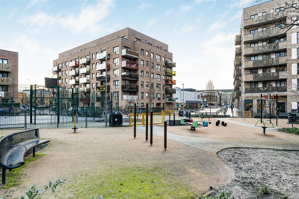 Clarkson Crescent, Walthamstow, London, E17