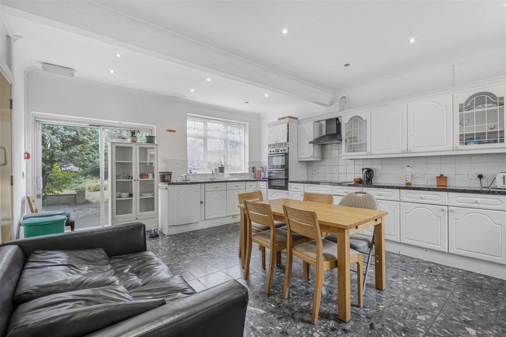 Pembroke Road, Walthamstow, London, E17