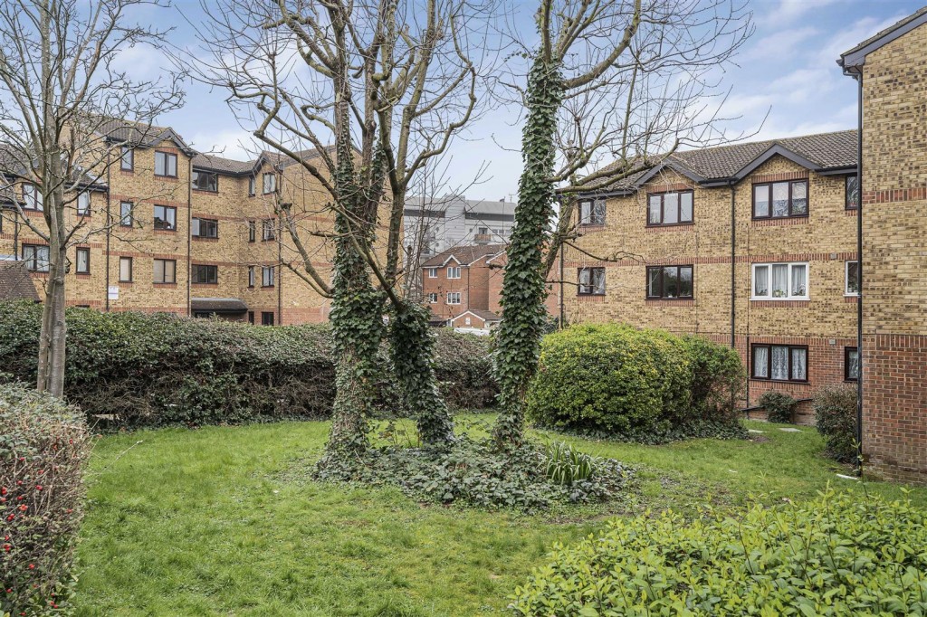 Green Pond Close, Walthamstow, London, E17