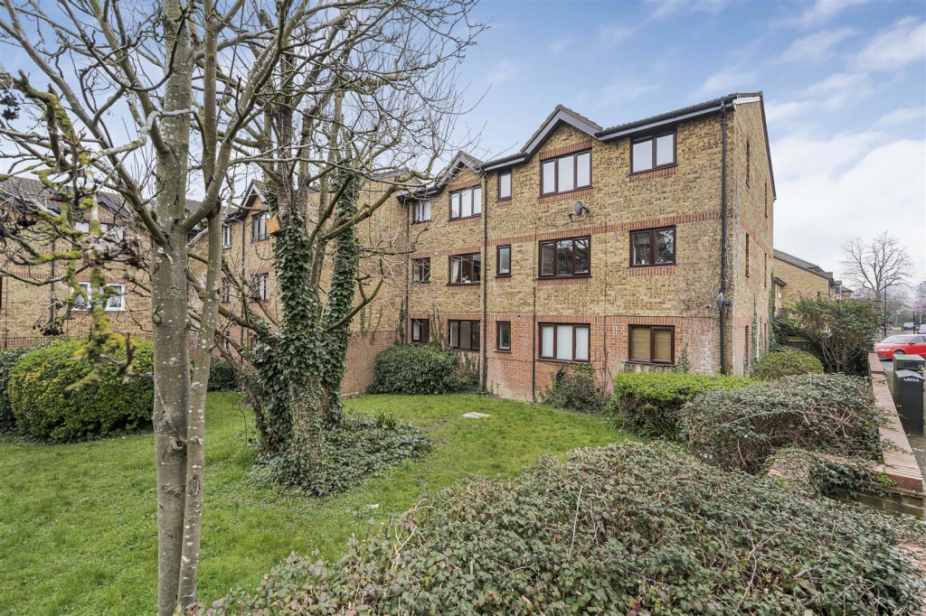Green Pond Close, Walthamstow, London, E17