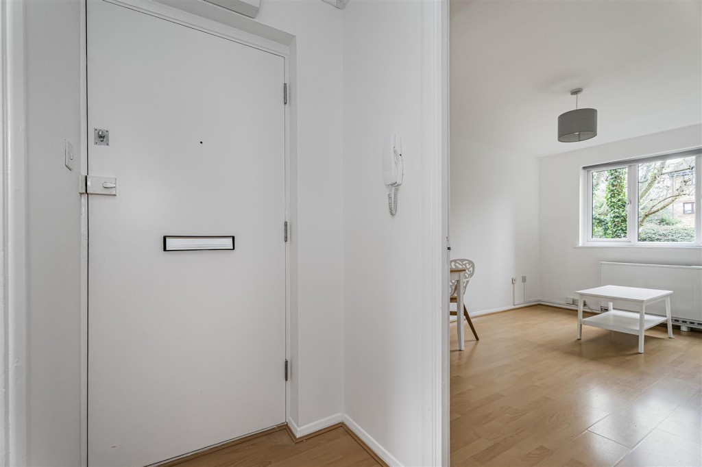 Green Pond Close, Walthamstow, London, E17