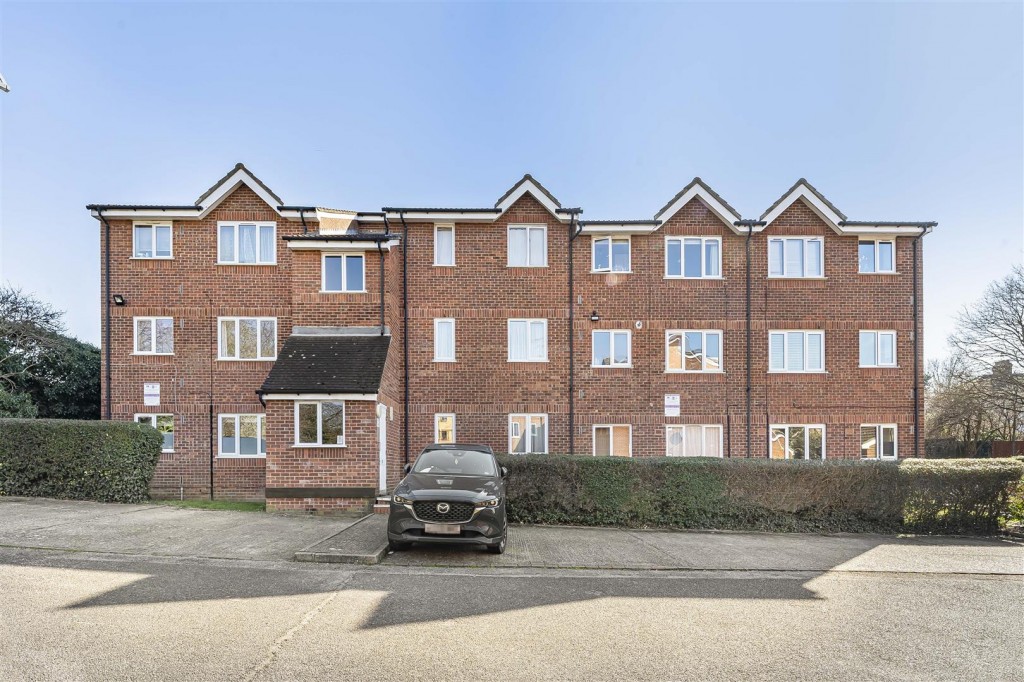 Green Pond Close, Walthamstow, London, E17