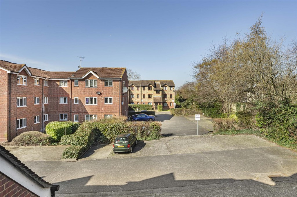 Green Pond Close, Walthamstow, London, E17