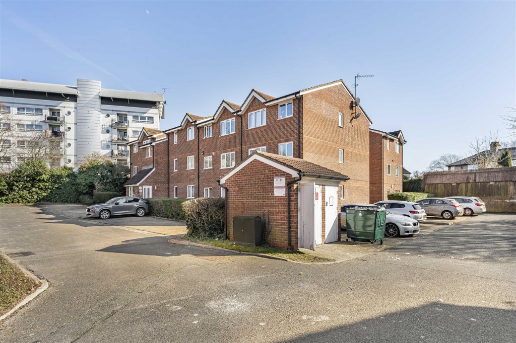 Green Pond Close, Walthamstow, London, E17