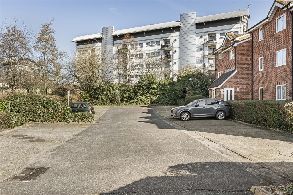 Green Pond Close, Walthamstow, London, E17