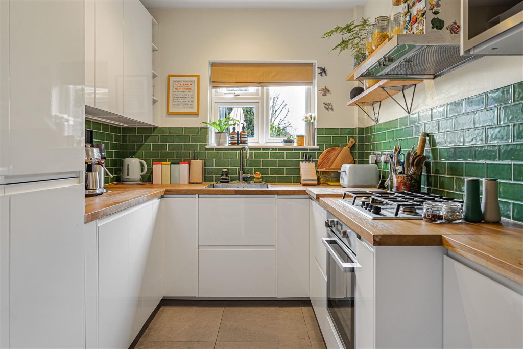 Epsom Road, Leyton, London, E10