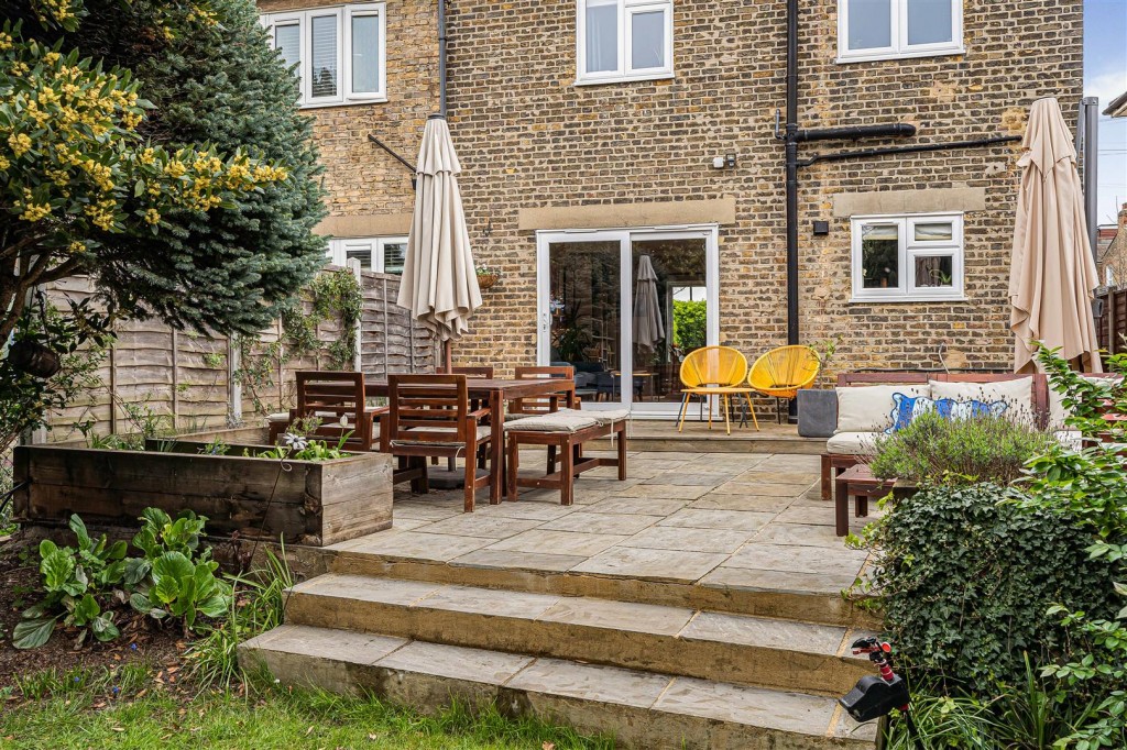 Epsom Road, Leyton, London, E10