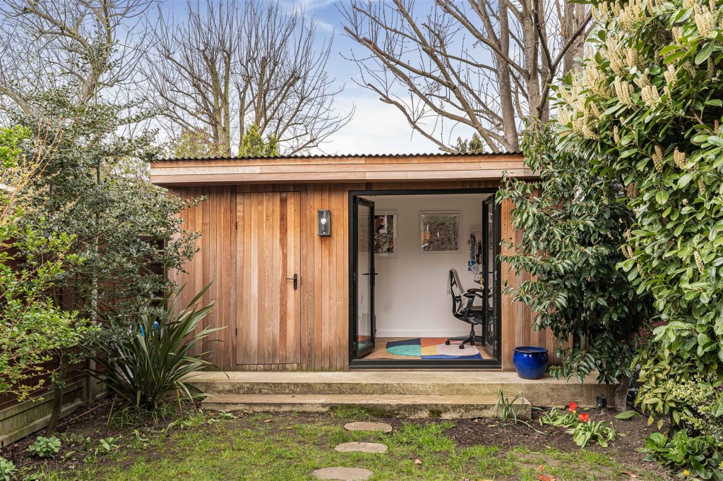 Epsom Road, Leyton, London, E10