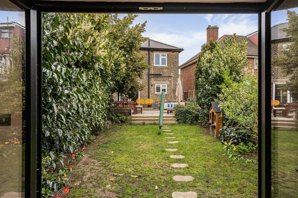 Epsom Road, Leyton, London, E10