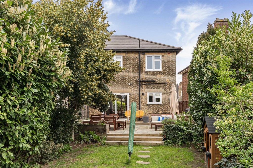 Epsom Road, Leyton, London, E10