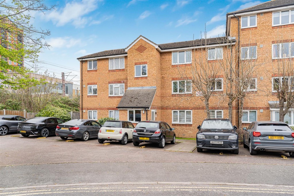 Greenacre Gardens, Walthamstow, London, E17