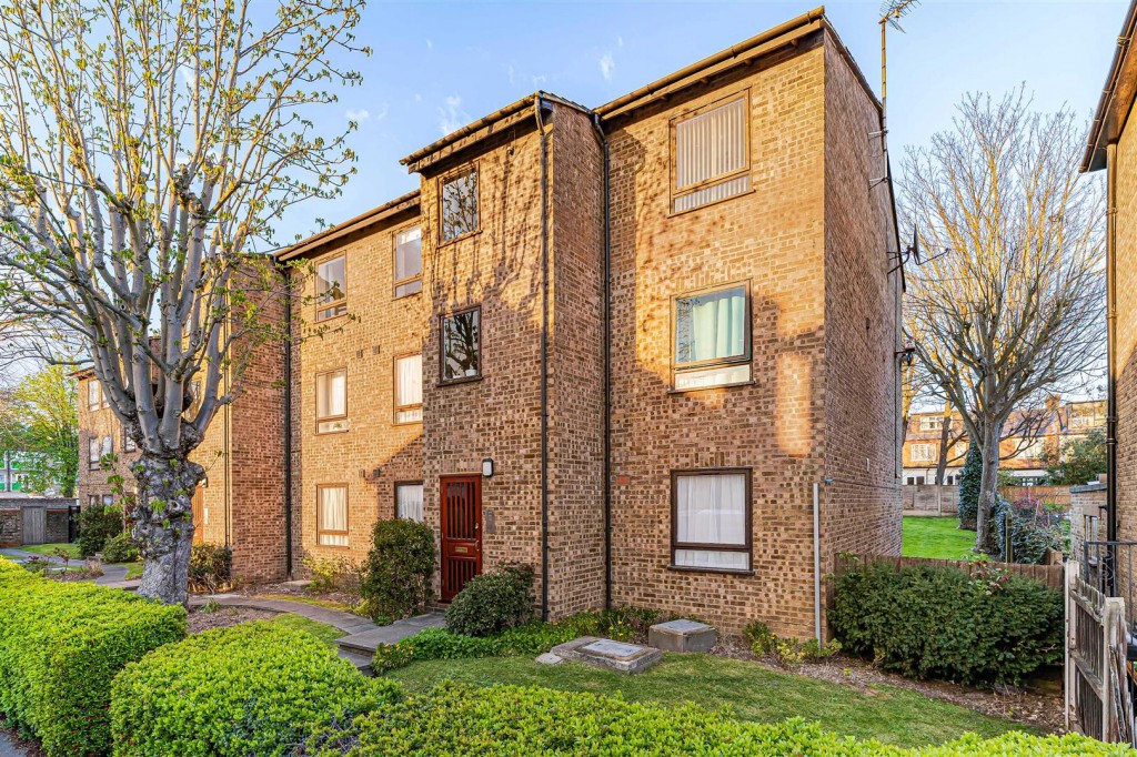Hastingwood Court, Pembroke Road, Walthamstow, London, E17