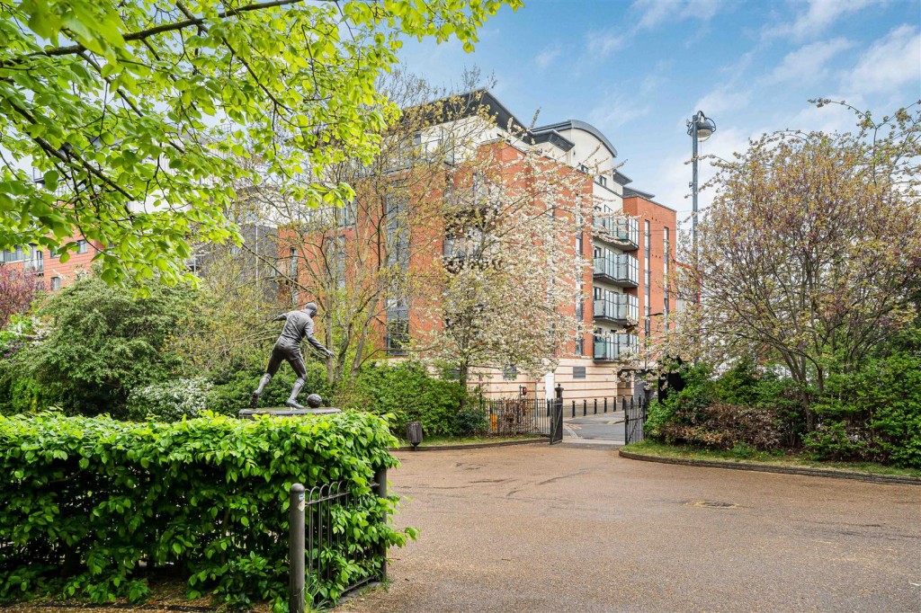 Bloomfield Court, Brisbane Road, Leyton, London, E10