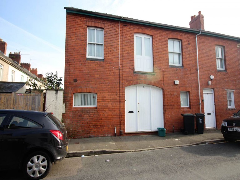 West Market Street, Newport