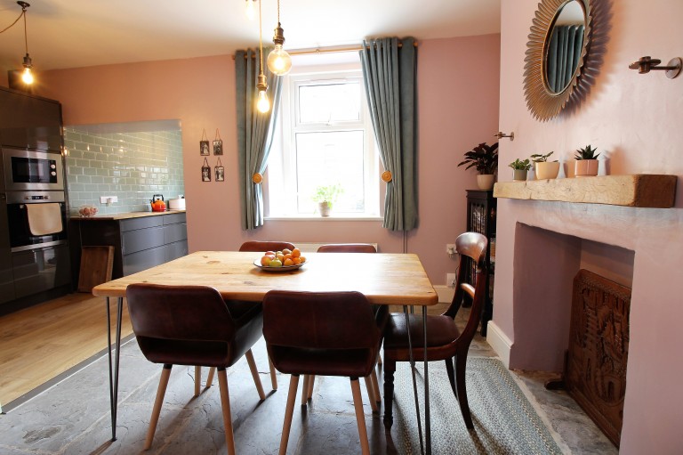 Duckpool Road, Newport