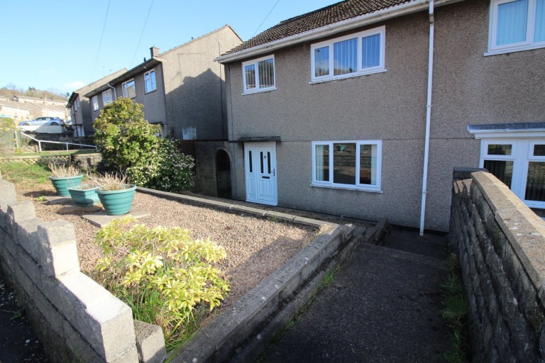Elm Drive Ty Sign, Risca, Newport