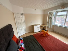 Chairborough Road, High Wycombe, HP12