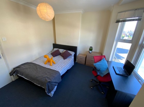 126 Totteridge Road, High Wycombe, HP13