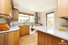 Plomer Green Lane, Downley, HP13