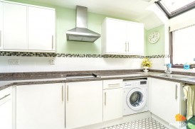 High Street, Kings Langley, WD4