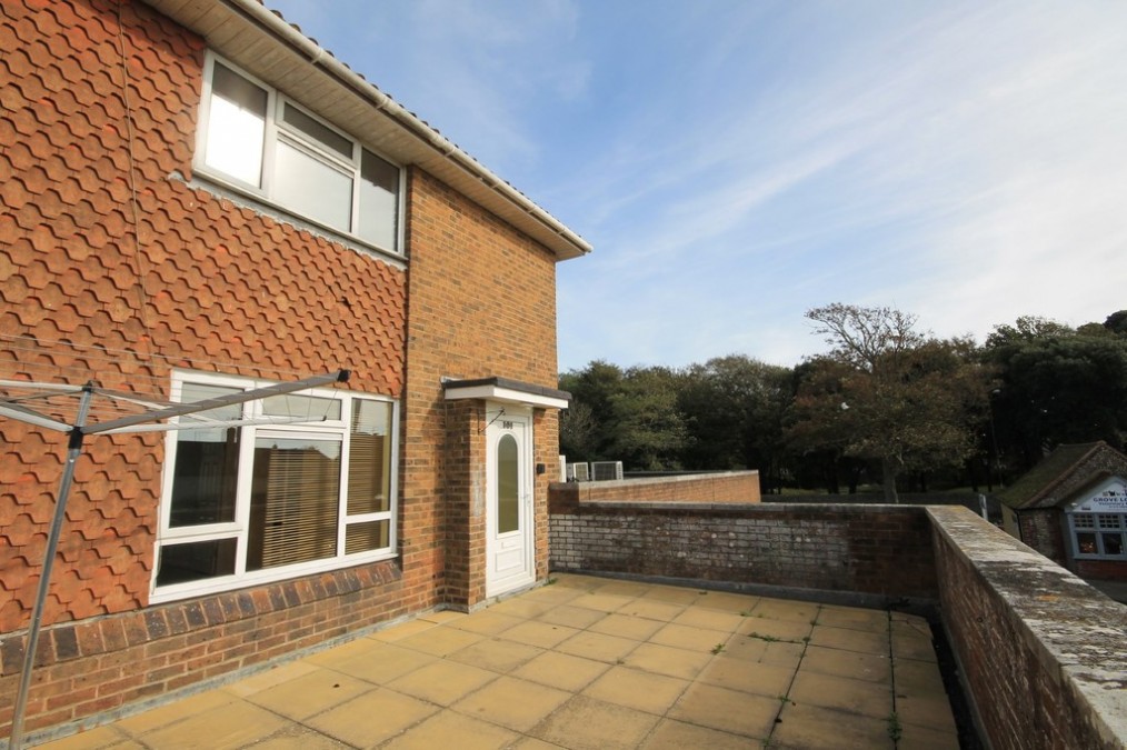 Southwick Square, Southwick