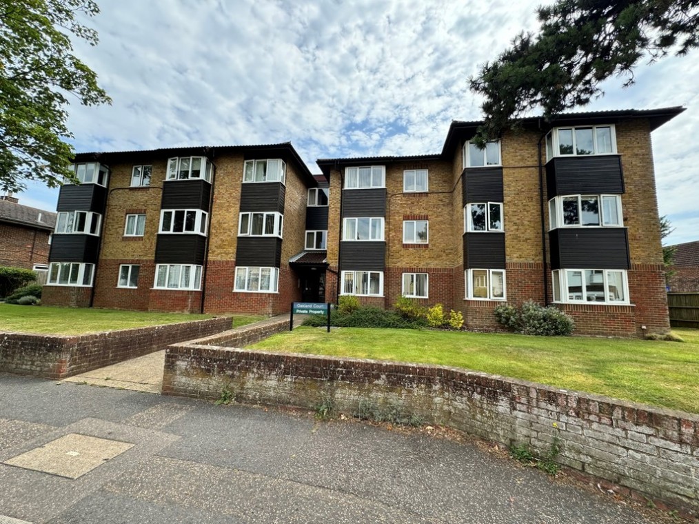 Oakland Court, Buckingham Road