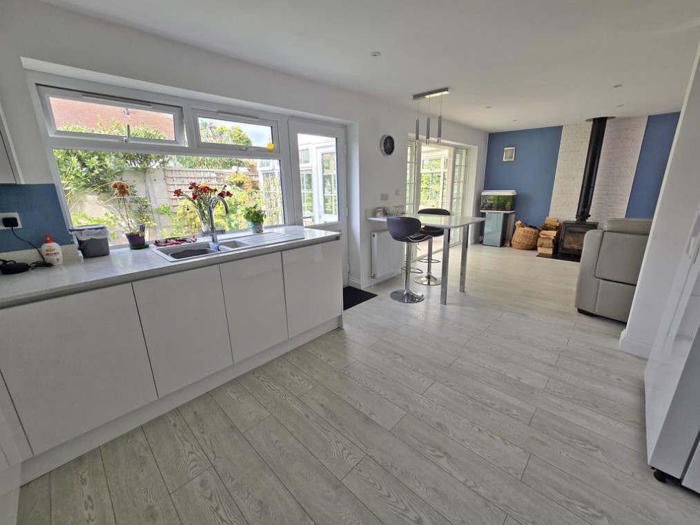 Cross Road, Southwick