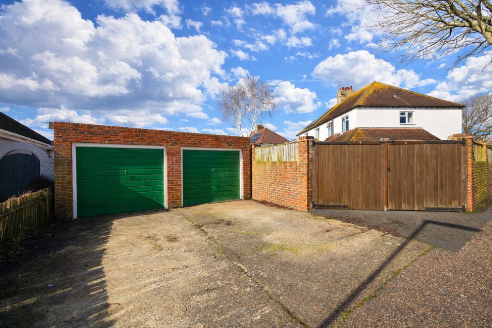 The Crescent, Southwick