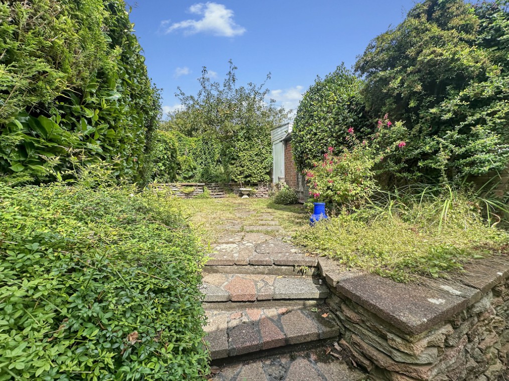 Oakapple Road, Southwick